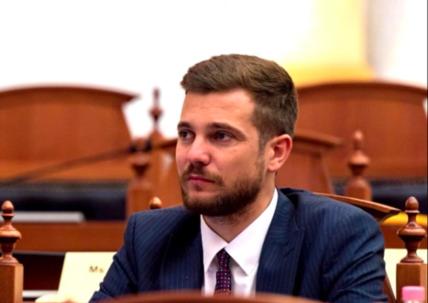 “Shikoni votën tuaj për Specialen”, Batusha iu kundërpërgjigjet deputetëve të PDK-së – ua rikujton këtë gjë nga e kaluara