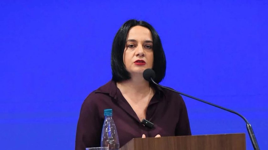 Fitore Pacolli: Edhe dy orë kanë mbetur që opozita të reflektojë