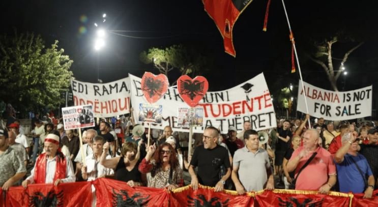 Protesta kombëtare, dita e 129: Vijojnë thirrjet kundër qeverisë