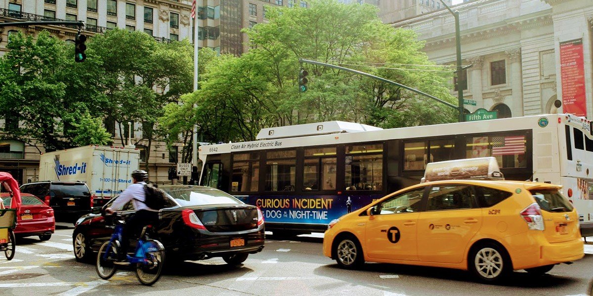 Një lajm i mirë për shqiptarët e Nju Jorkut: Zbritje 50% në transportin publik, shqiptarët mbi 65 vjeç duhet të aplikojnë