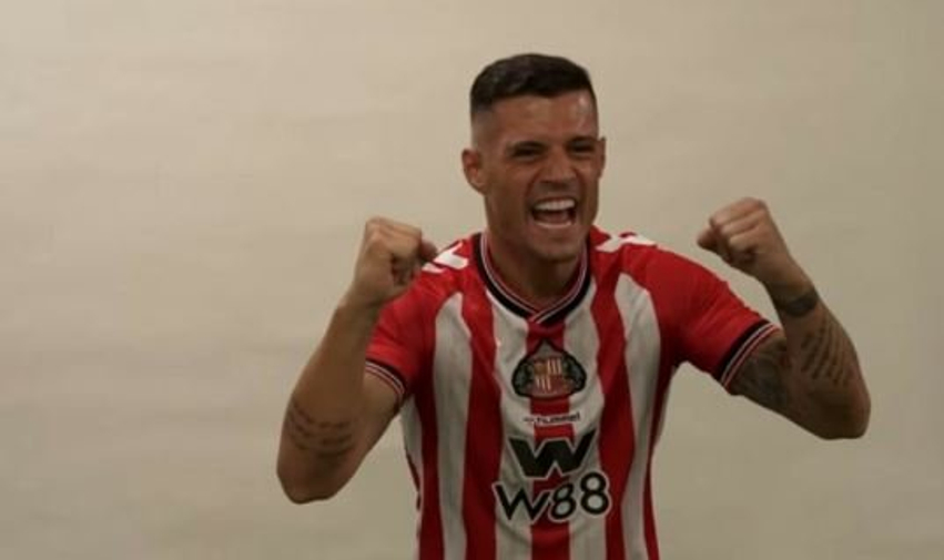 granit-xhaka-i-buzeqeshur-gati-per-ndeshjen-e-ardhshme-te-sunderlandit