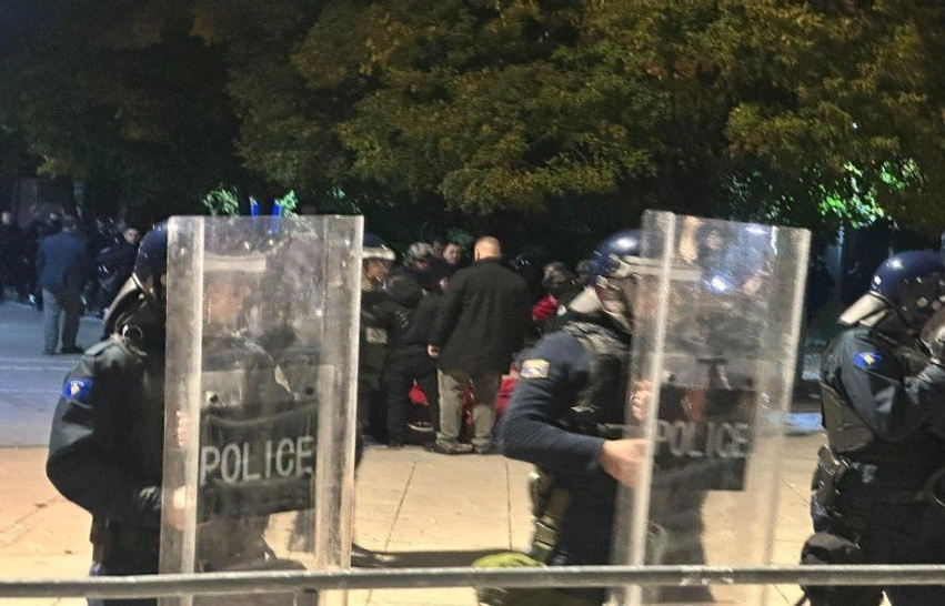 Protesta përfundon pas mesnate  Policia tregon çfarë ndodhi  Nuk pati incidente serioze