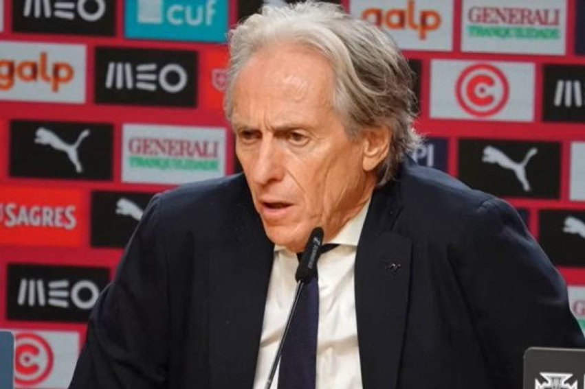 Trajneri i Portugalisë reagon pas deklaratës së Ronaldos