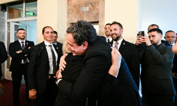 Kurti pas zgjedhjes së Presidentes së re: Tani që janë krijuar kushtet për punë, koha nuk duhet të çohet dëm