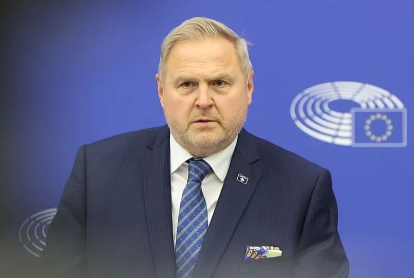 Kosova drejt BE-së, Terras: Stabiliteti institucional të shfrytëzohet për reforma