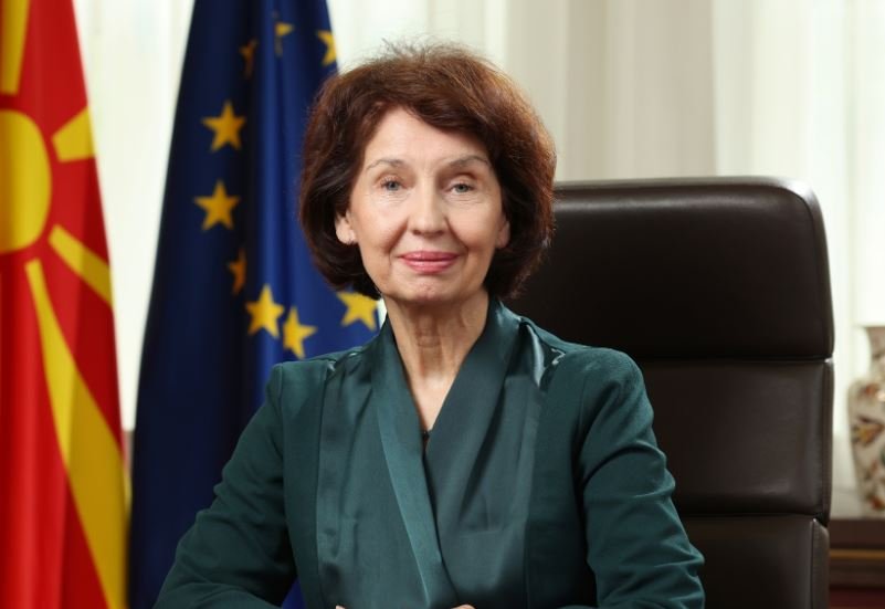 Siljanovska-Davkova uron Shiroka-Pulën për zgjedhjen presidente të Kosovës