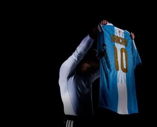 Messi “prek” tifozët me foton e veçantë
