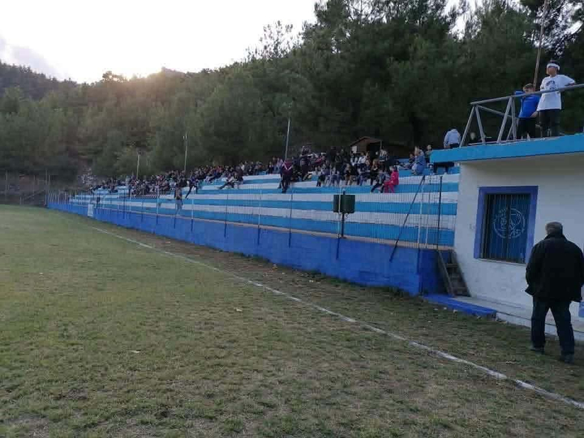 pas-vdekjes-se-16-vjecarit-shqiptar-kavala-mbyll-11-fusha-futbolli