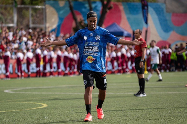 Ronaldinho zbulon në cilën ndeshje do të rikthehet në fushë