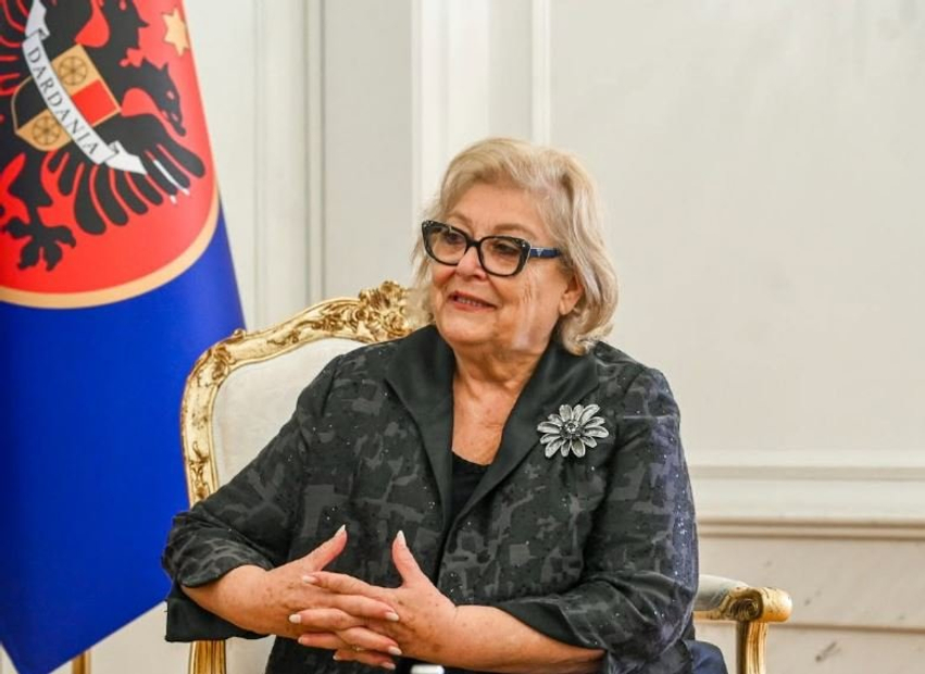 Çfarë shkruante Shiroka Pula për vendimin e Speciales para se të zgjidhej presidente e Kosovës