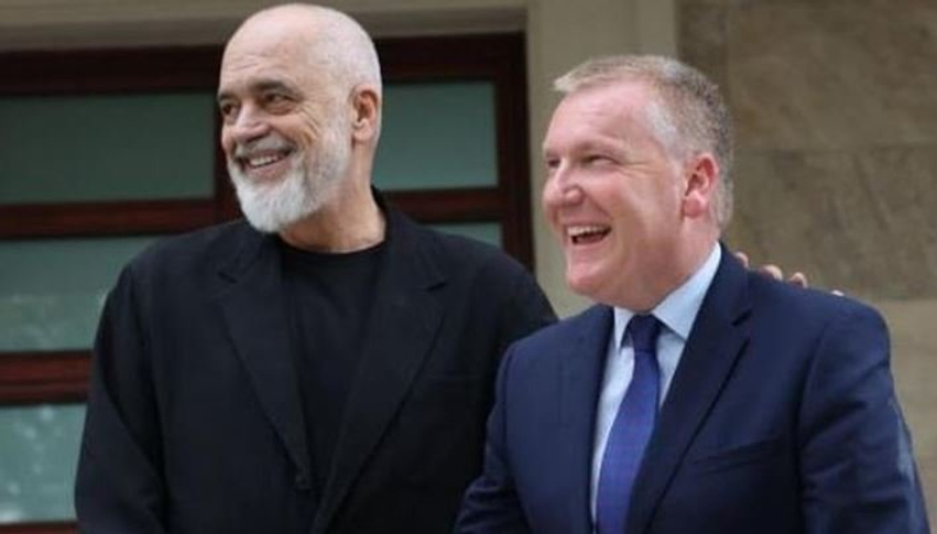 Komisioneri McGrath pas takimit me Ramën  Shqipëria e ka vendin në BE  është një nga vendet në krye të procesit të anëtarësimit