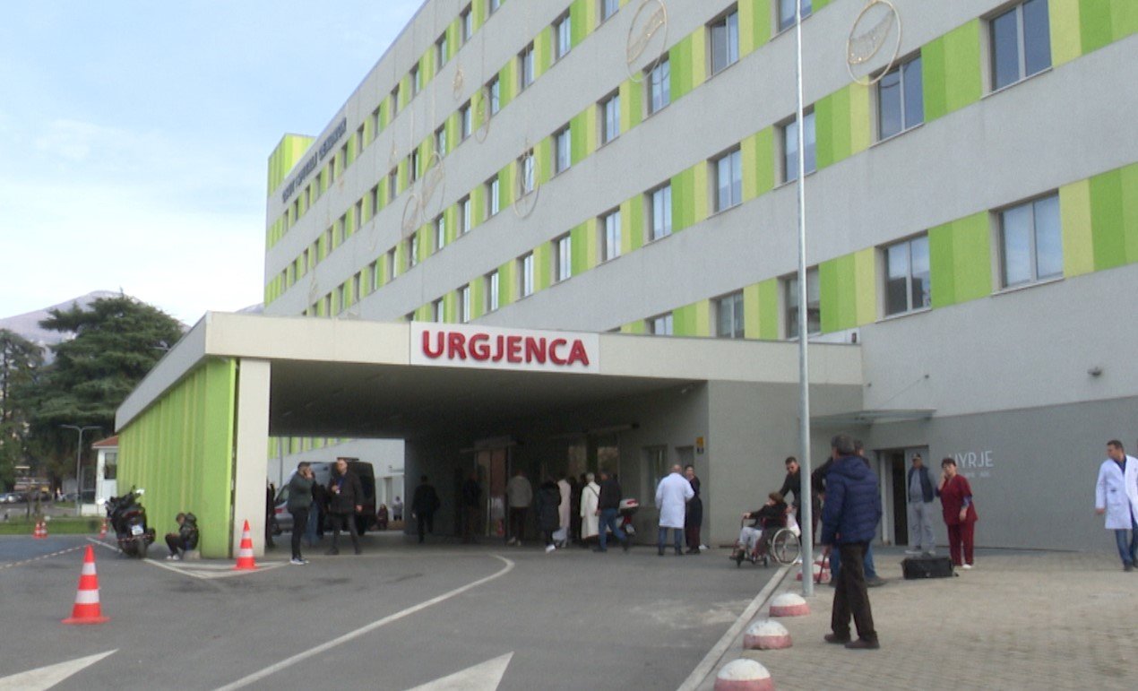 9 protestues të lënduar në QSUT, si paraqitet gjendja e tyre