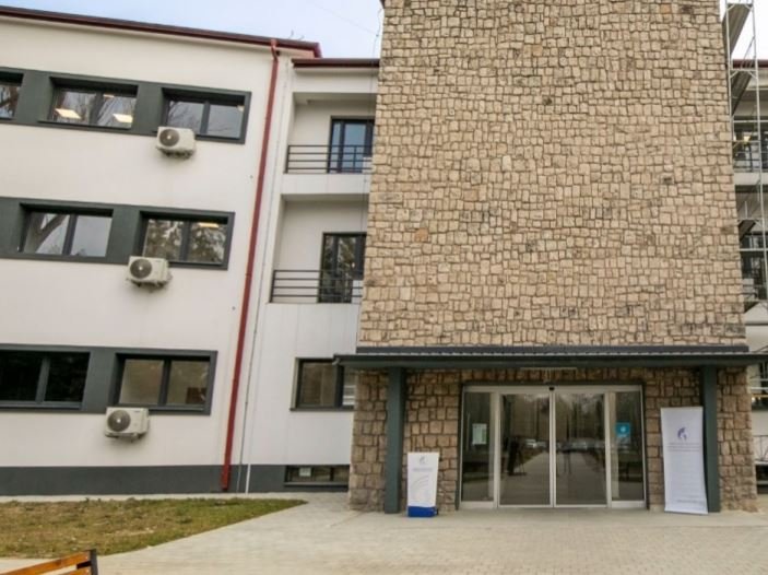 Zgjidhet problemi i transportit për studentët e Universitetit “Nënë Tereza”
