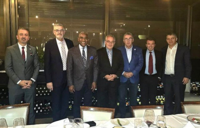 AARC takohet me kongresistin Meeks  diskuton për Kosovën dhe Ballkanin