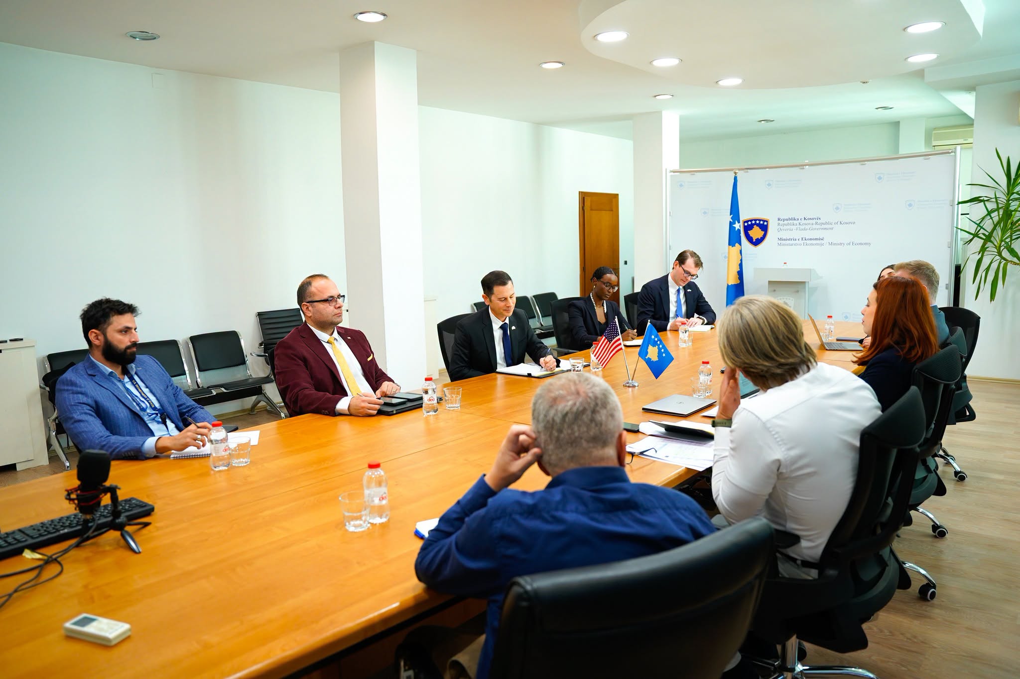 Kosova dhe SHBA-ja themelojnë Grupin Punues për Bashkëpunim në Fushën e Energjisë 