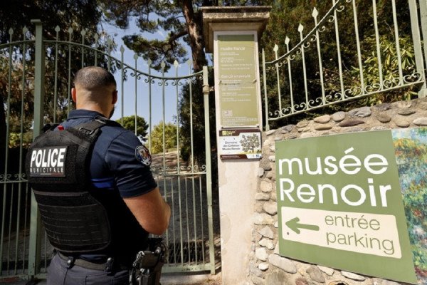 Arrestohen hajnat e pikturave nga muzeu në Francë