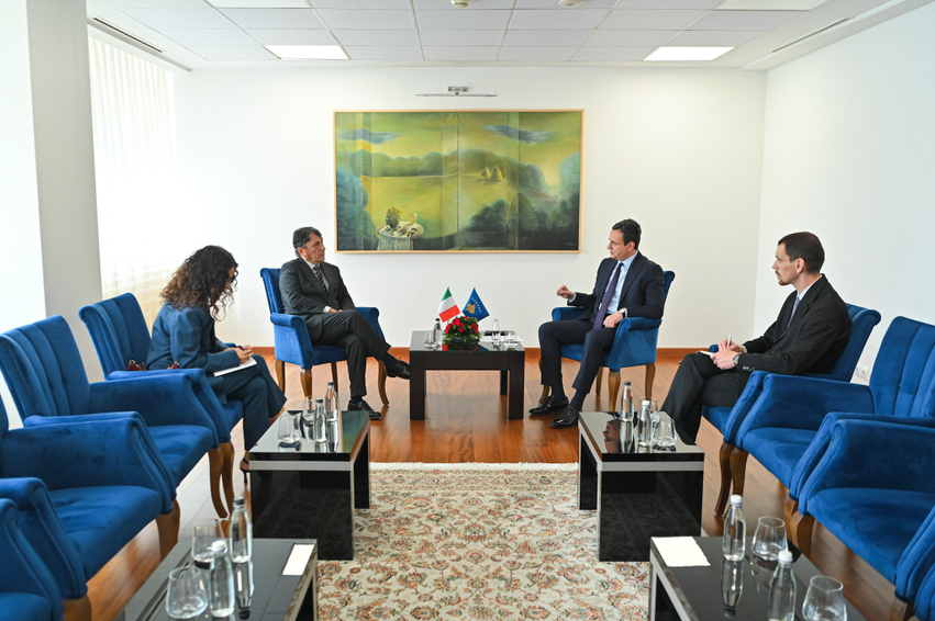 Kryeministri Kurti priti në takim ambasadorin e Italisë  Antonini