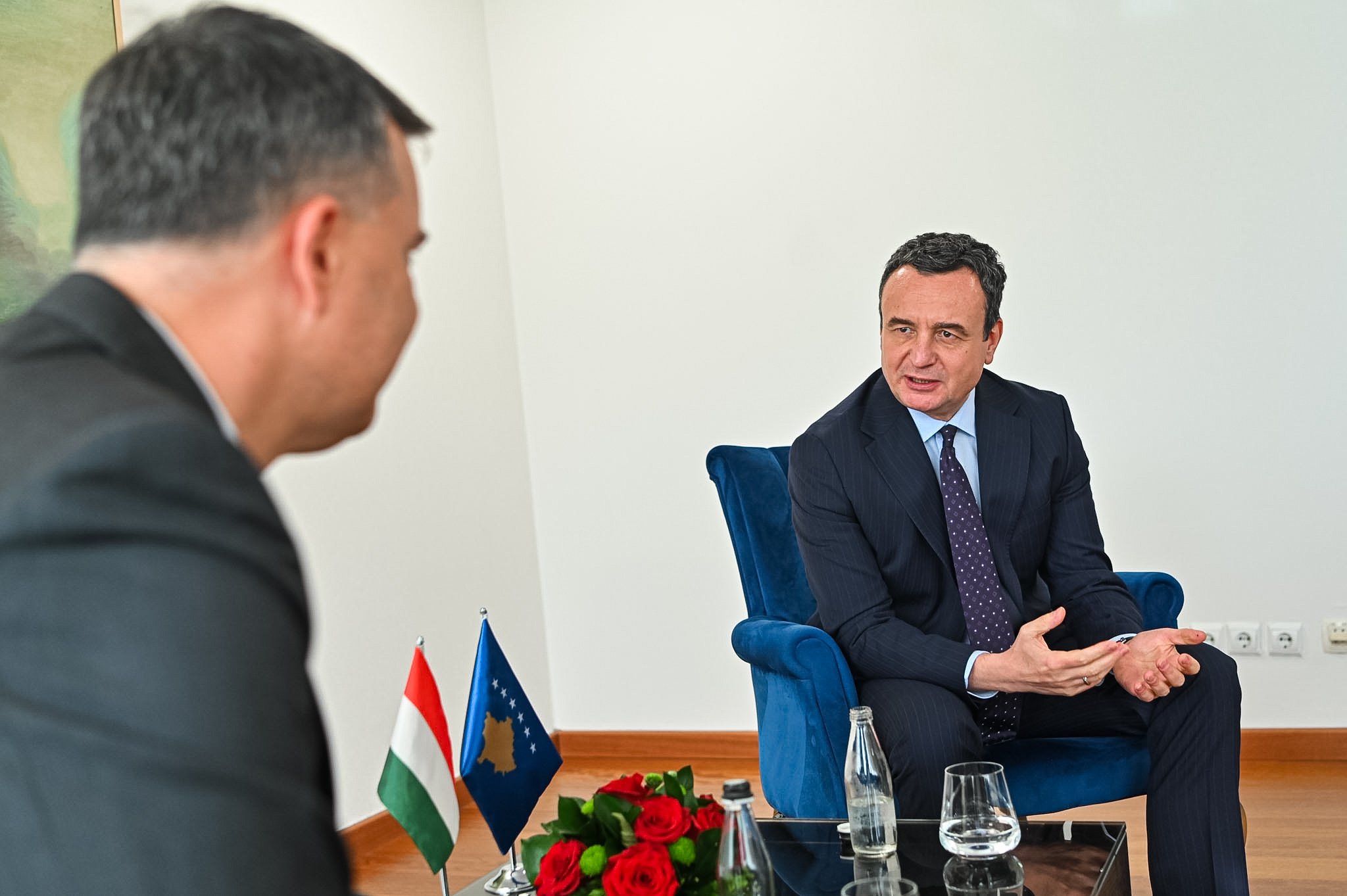 Kryeministri Kurti priti në takim ambasadorin e Hungarisë, László István Dux