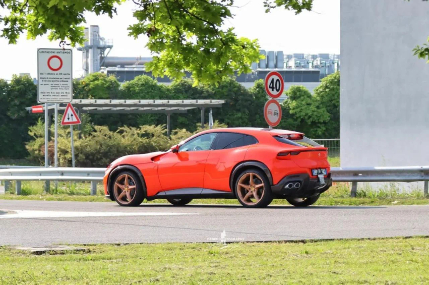 Bezos  nxiti  Ferrarin të prodhojë modelin elektrik Luce