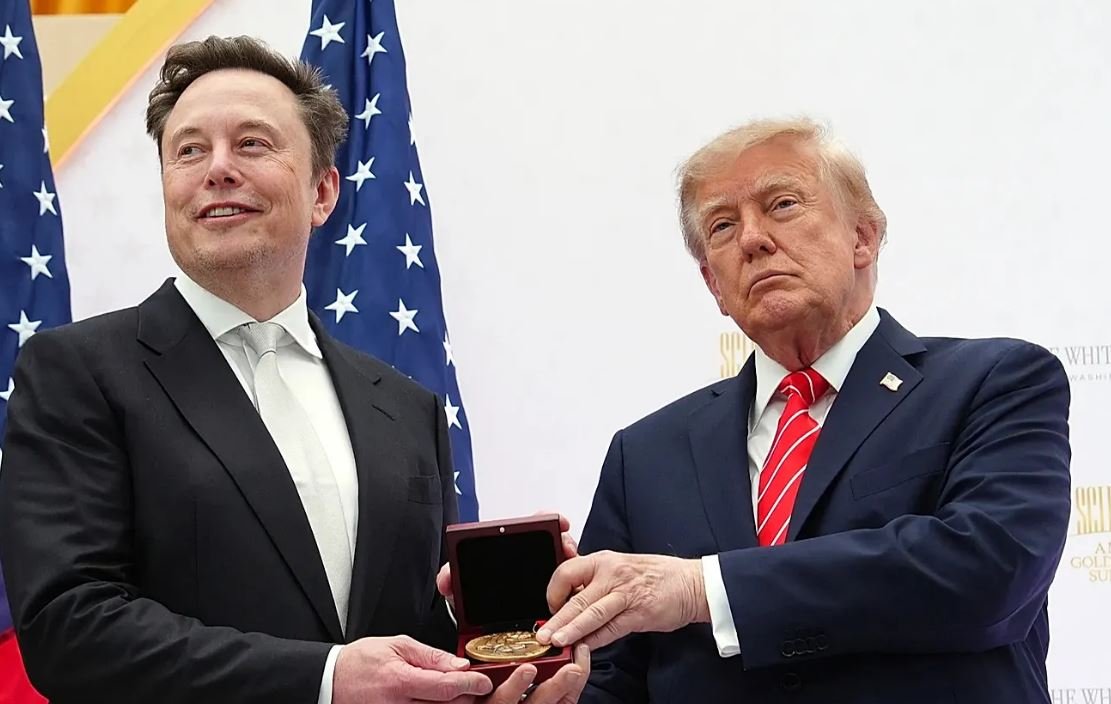 Trump u jep medaljet më të larta të shkencës së SHBA-së Elon Musk-ut dhe ekzekutivëve të tjerë teknologjikë