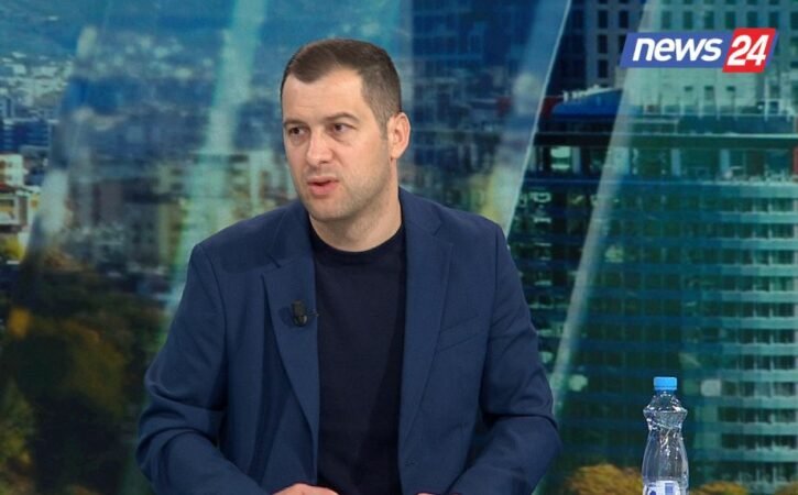 Protesta te Kuvendit, Eskiu zbulon “të vërtetat” nga komisariati: Ja si u arrestua me forcë 14-vjeçari. Hasrama përgjegjës