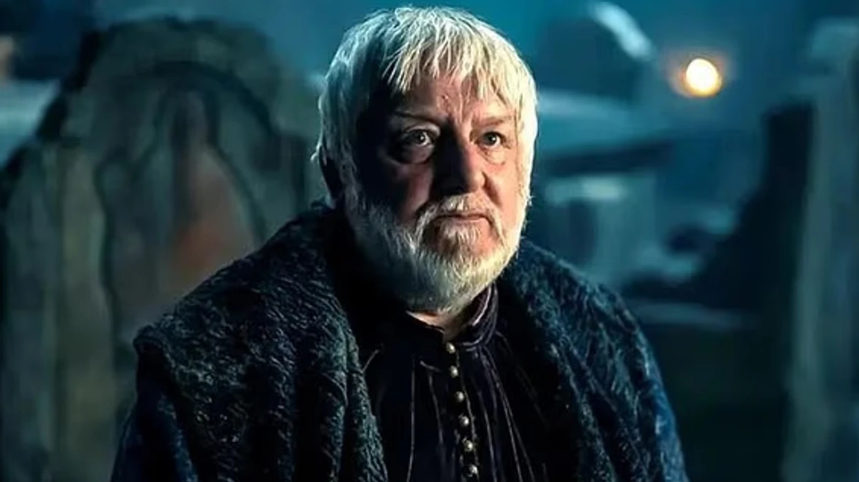 Ylli i “House of the Dragon” Simon Russell Beale jep përditësim për shëndetin pas kancerit