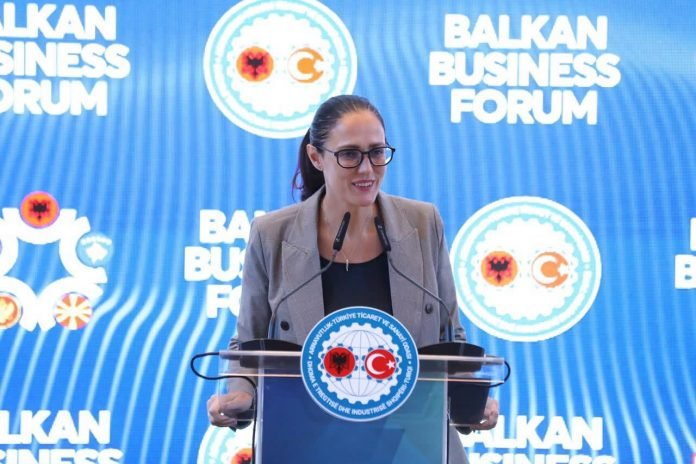 Bizneset e Ballkanit dhe ato të Turqisë mblidhen në Tiranë, Ibrahimaj: Sipërmarrësit turq të kalojnë nga tregtia te investimet në Shqipëri