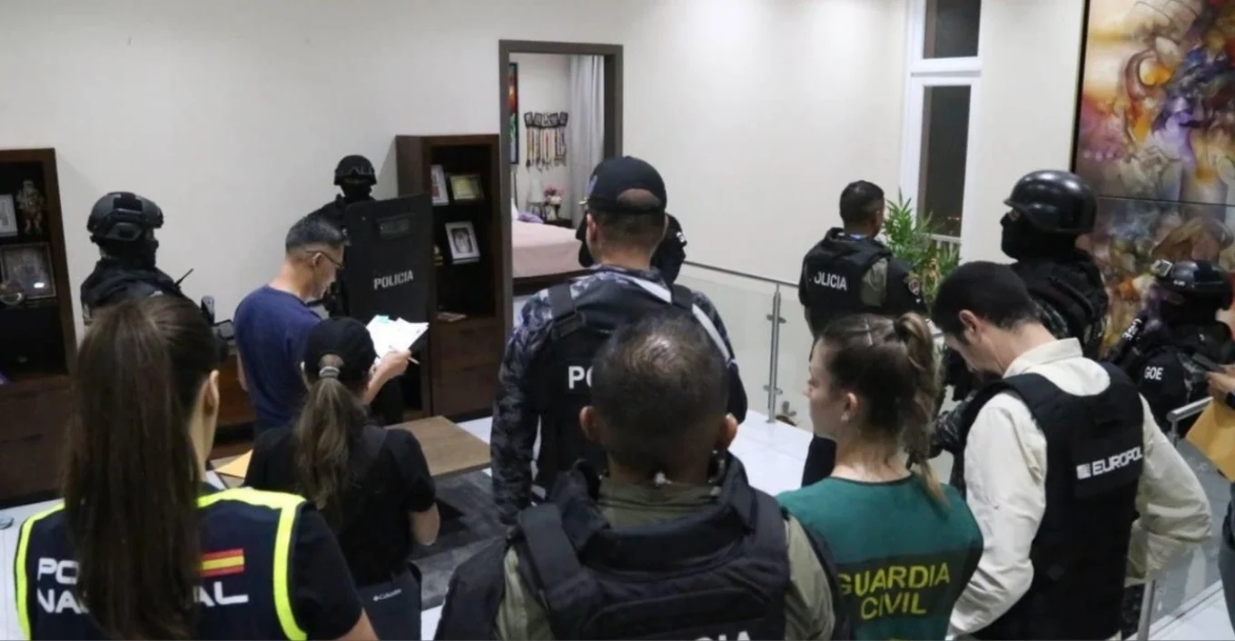Ekuadori shkatërron rrjetin e trafikut të kokainës drejt Evropës, 21 të arrestuar dhe 45 tonë drogë të sekuestruara