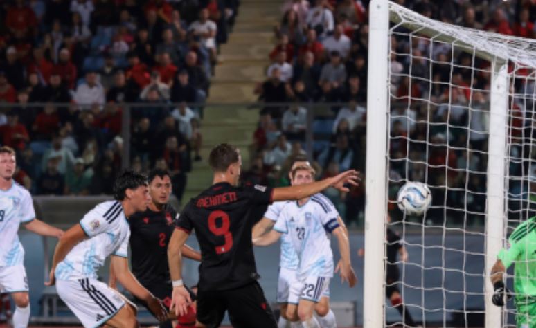 Futbollisti kuqezi merr lajmin e keq nga klubi