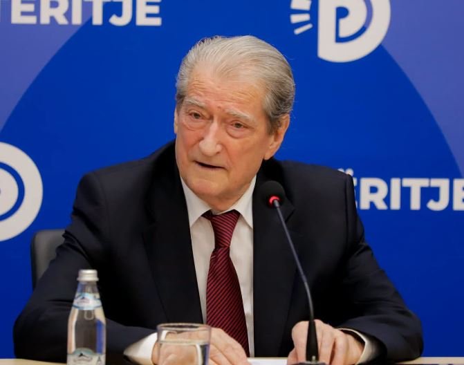 Ndarja territoriale, Berisha: U asgjësuan 15 bashki nga deputetët e poshtëruar dhe të shantazhuar