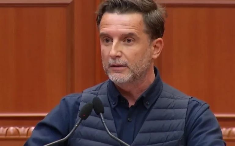 Pas sulmeve në rrjet, reagon Braçe: Në sulm patronazhistët e oligarkut që bën para me drogë