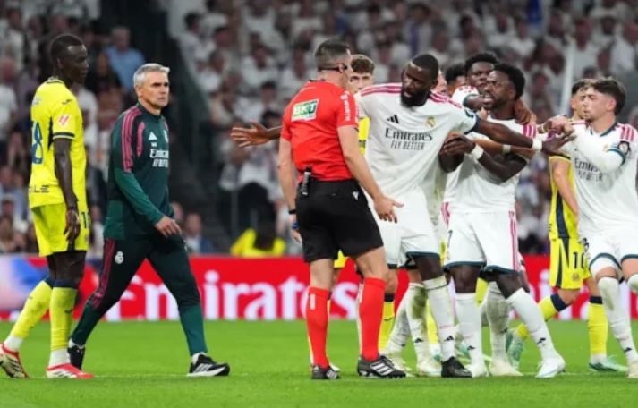 Rregulli i La Ligës që do t’ia pamundësojë Viniciusit të luajë në “El Clasico”