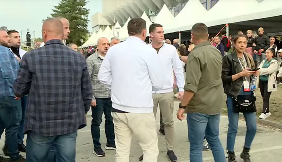 Radoiçiqi shfaqet pranë djalit të Vuçiqit, Drizan Shala tregon çfarë mesazhi përcjell kjo për Kosovën