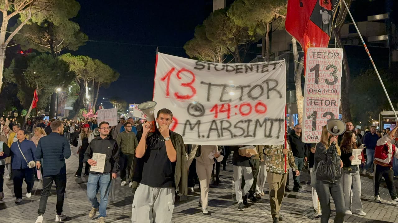 “Deputetë kartoni” – Mbyllet protesta e 134-të, thirrje SPAK-ut: Arrestoni Ramën dhe Ballukun! 