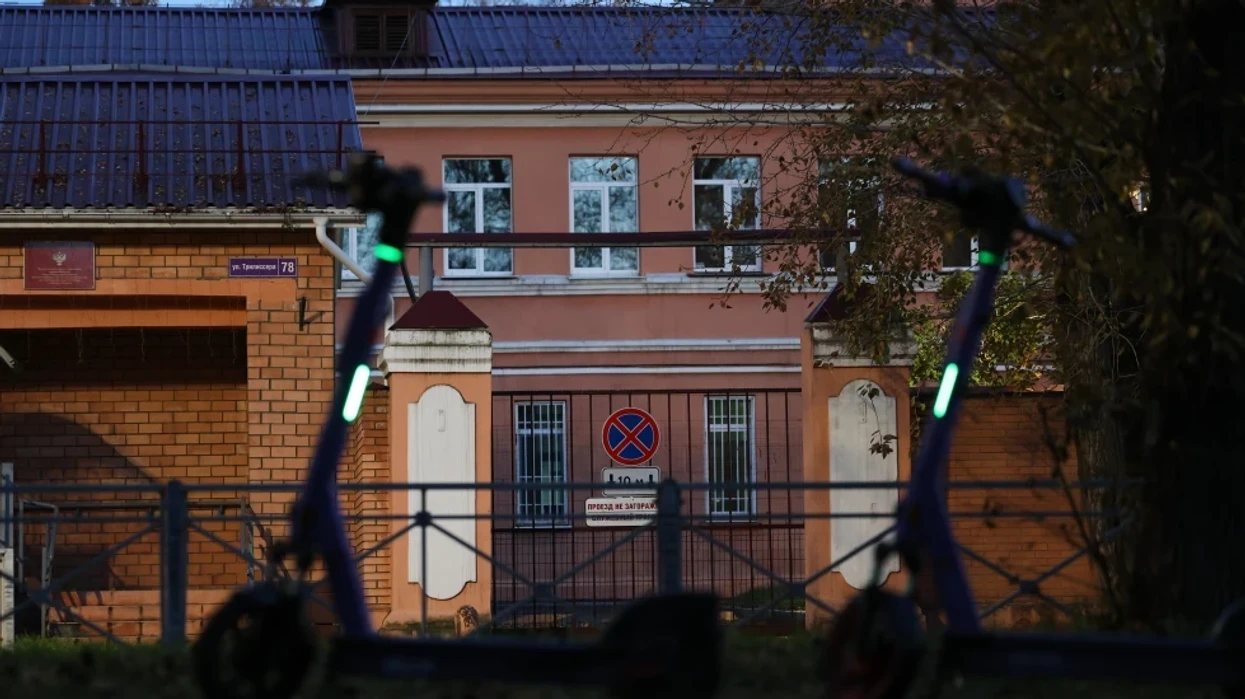 Mister mbetet vdekja e një punonjësi të ri në laboratorin rus që studion sëmundjet e rënda