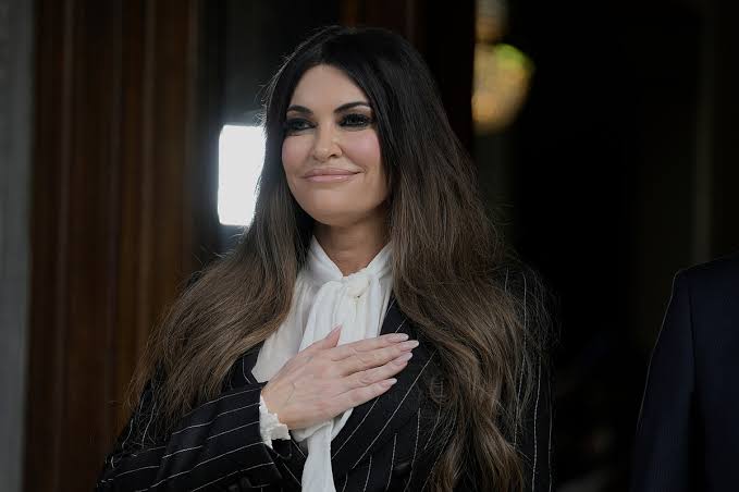 Departamenti i Shtetit heton Kimberly Guilfoyle për pretendimin e 100.000 dollarëve