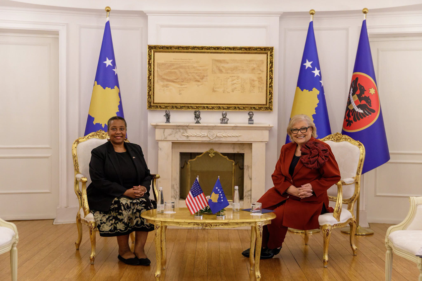 Ambasada amerikane  Presim bashkëpunim me presidenten e re të Kosovës