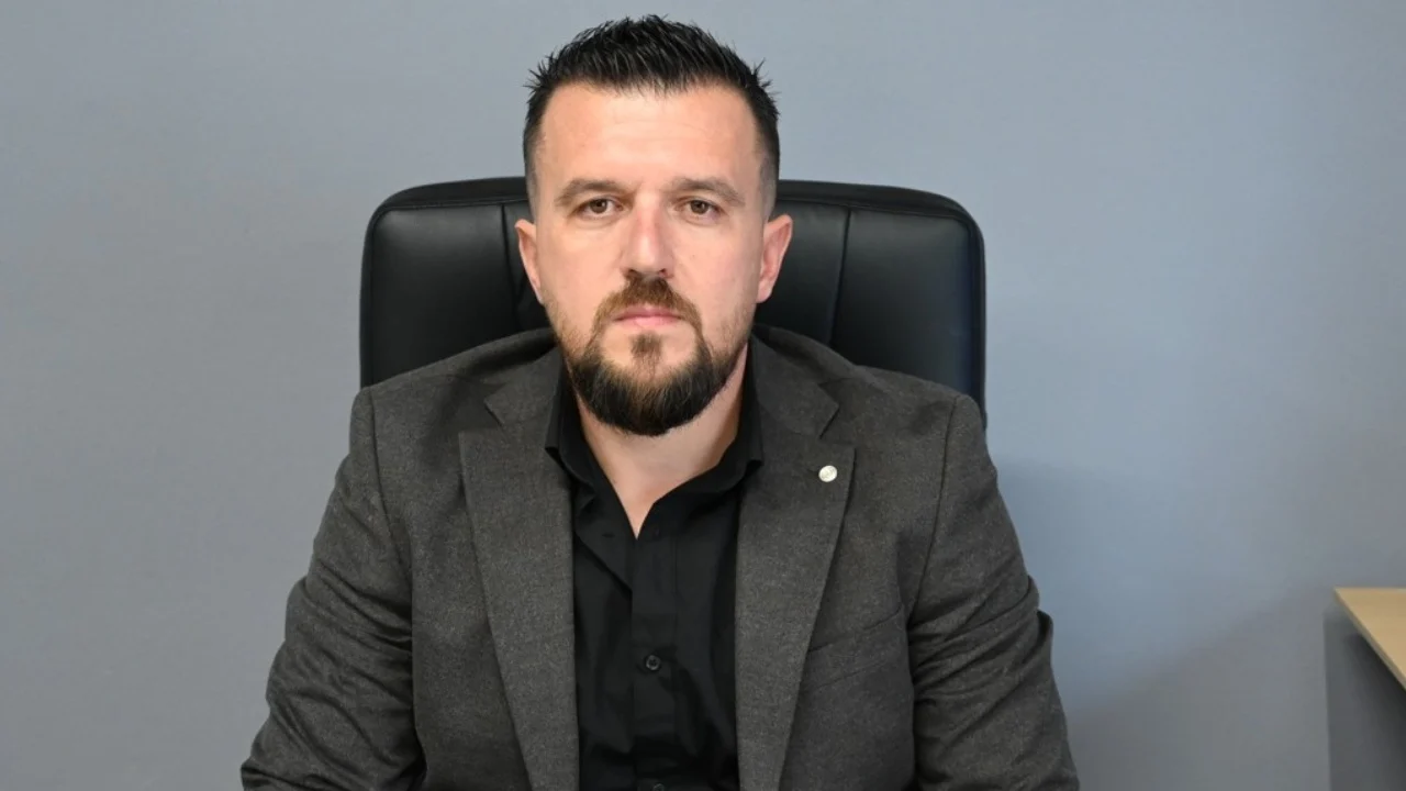 Qëndroi vetëm dy muaj në krye të detyrës, Migen Duka largohet nga drejtimi i Ujësjellës-Kanalizimeve në Durrës