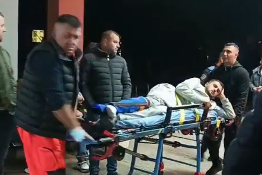Flet i riu me këmbë të thyer te Trauma