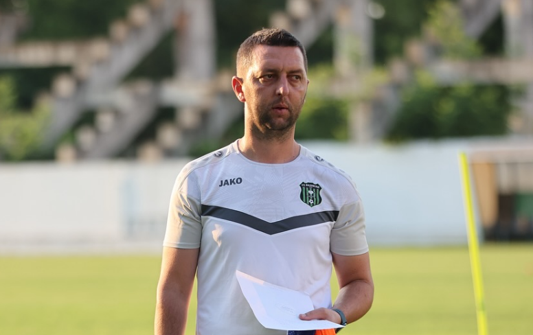 Trajneri i javës, Muarem Muarem i Bashkimit