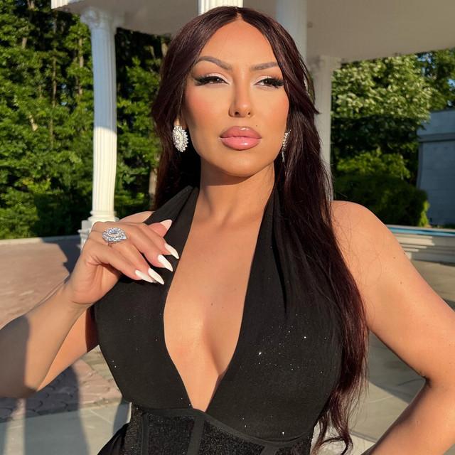Arta Bajrami rikthehet në festival në Shqipëri, garon me këngën “1000 vjet” 
