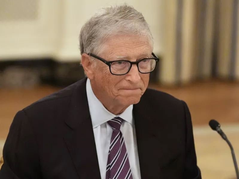 Bill Gates propozon taksimin e inteligjencës artificiale: Në të ardhmen, disa profesione mund të rezervohen vetëm për njerëzit