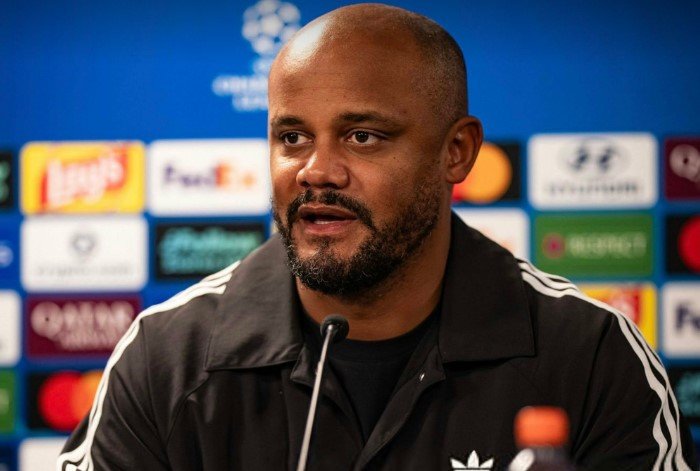 Kompany kritikon lojtarët e Bayernit