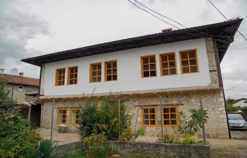Drejt përfundimit restaurimi i shtëpisë së Qehajve në Pejë