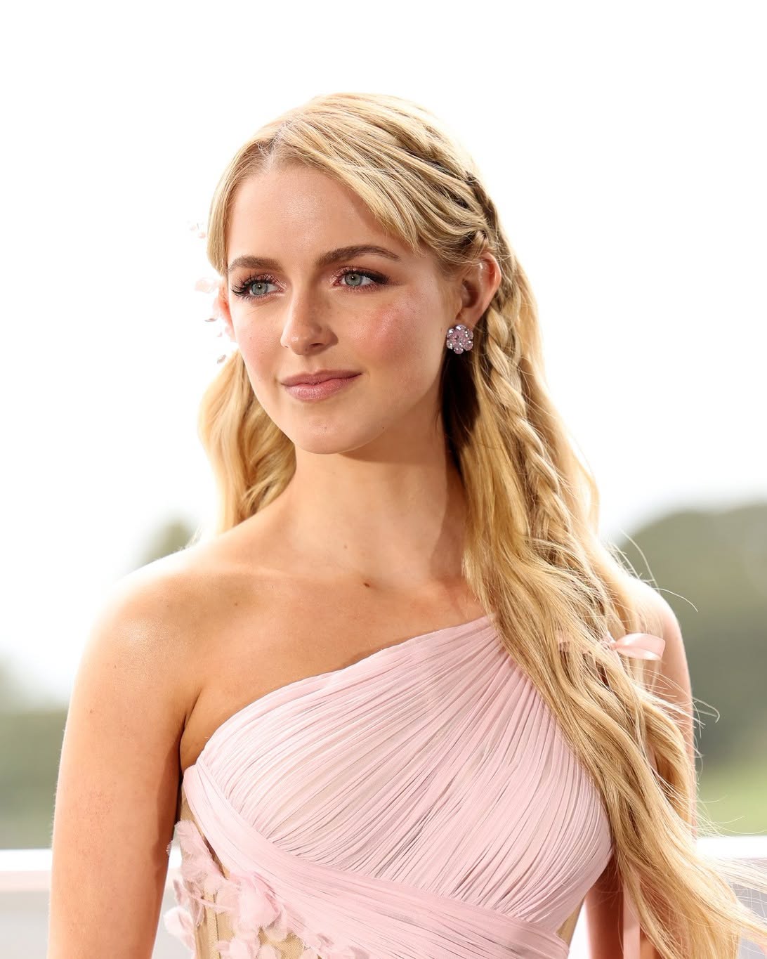 E veshur në rozë, Mckenna Grace tërheq gjithë vëmendjen në Australi