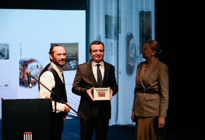 Teatri Kombëtar i Kosovës shënon 80 vjetorin  Posta promovon pullë të veçantë postare