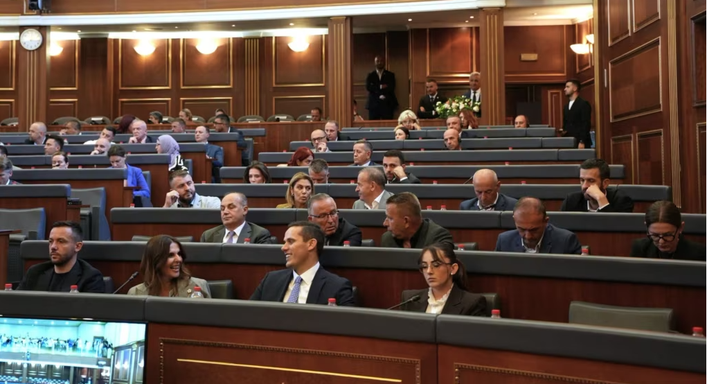 “U munduan t’ua hapin varrin të tjerëve, ia bënë vetes”, Mehmeti për PDK-në