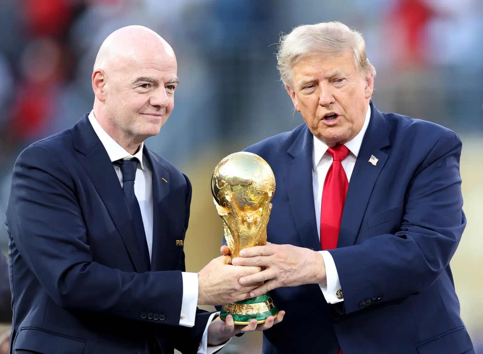 Pas telefonatës së Trumpit, Infantino dyshohet se ndërhyri për t'ia hequr pezullimin yllit amerikan