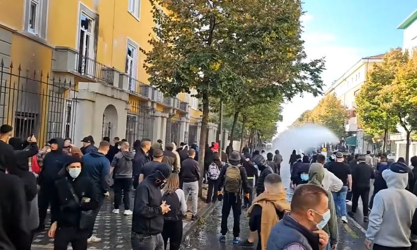 Protesta e studentëve, shkon në 20 numri i personave të shoqëruar nga policia