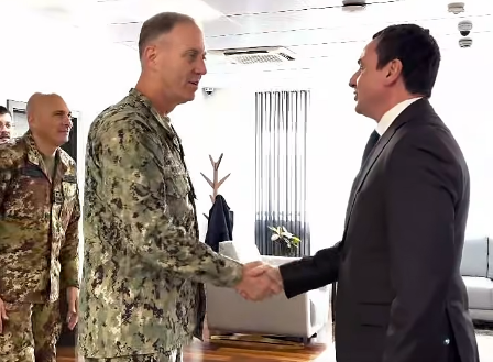 Kurti e siguron se Kosova është partnere e aleate, Admirali Wikoff: Institucionet u themeluan, koha për të ecur përpara